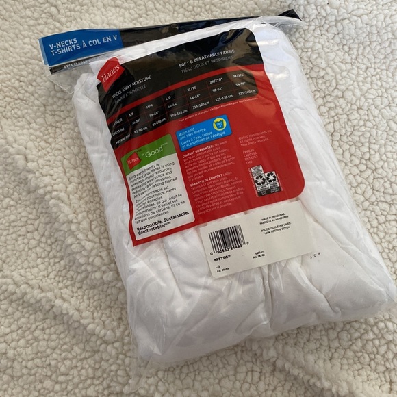 Hanes V-necks T shirts NEW - Picture 2 of 3
